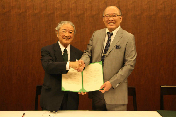 麗澤大学と連携協定(MoU)を締結