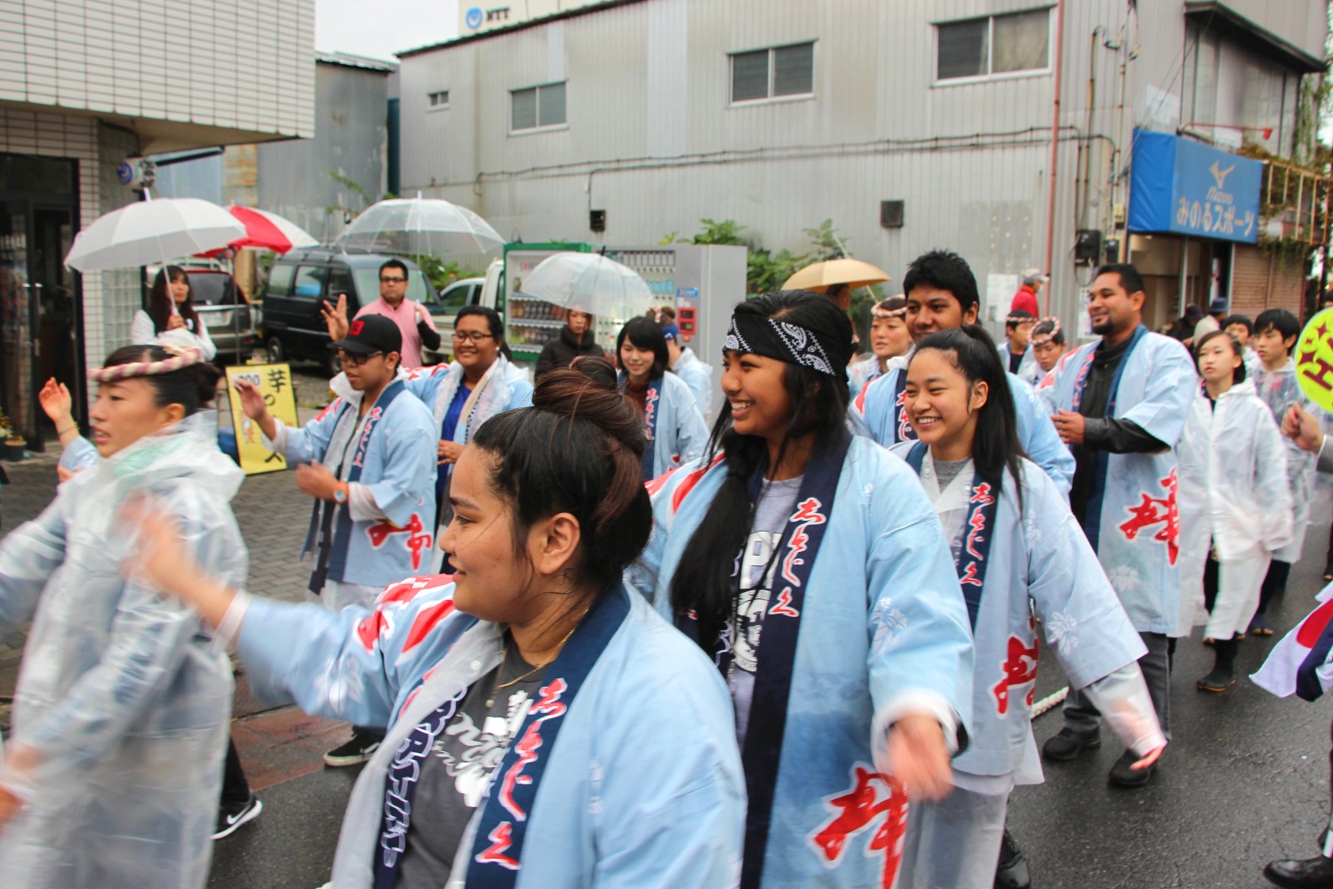 Xavier Exchange Students Participate in Sawara Festival