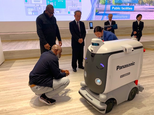 自動搬送ロボット「ハコボ」