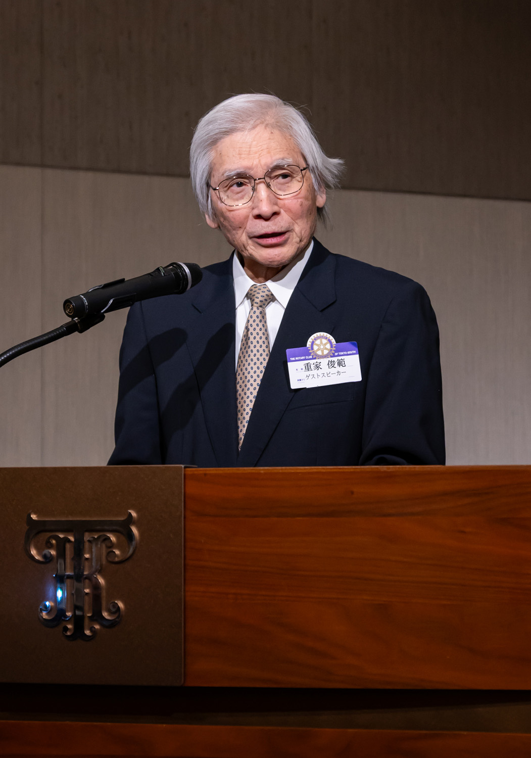 東京南ロータリークラブ例会にてザビエル留学生ユリさんによるスピーチ