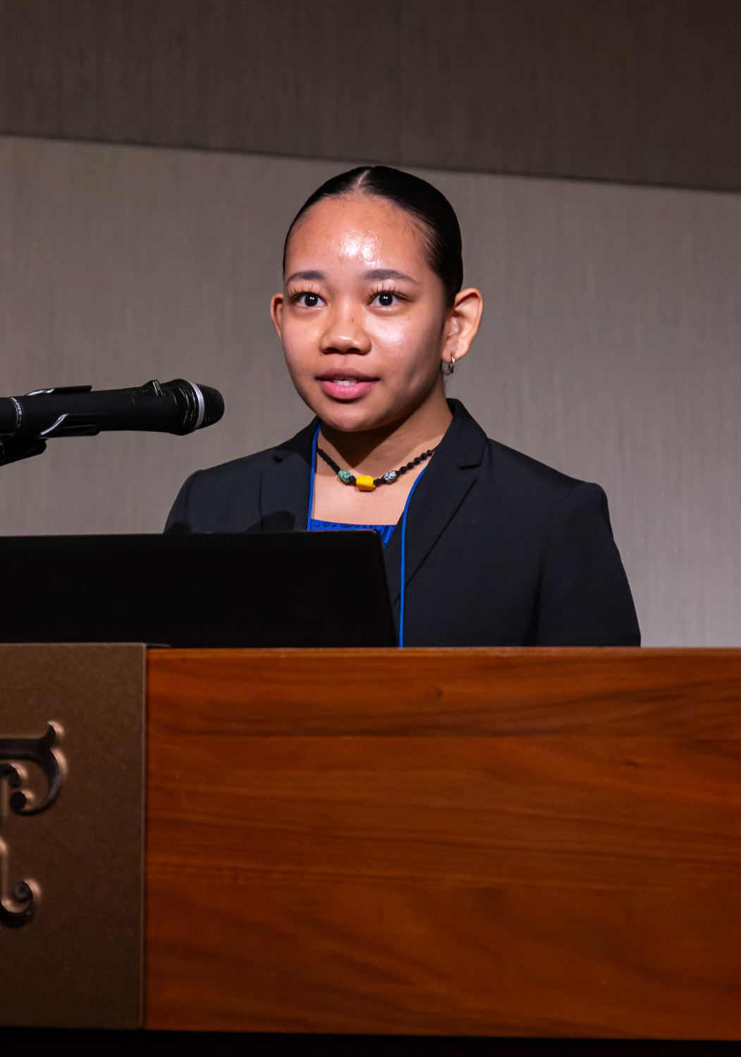 東京南ロータリークラブ例会にてザビエル留学生ユリさんによるスピーチ